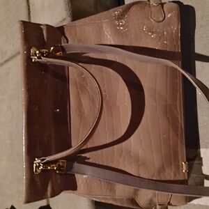 Sophisticated Brown Leather Shoulder Bag with Gold Hardware